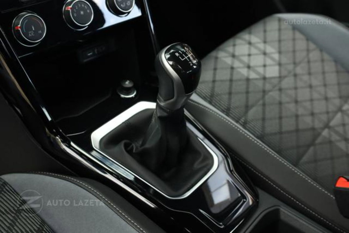 Volkswagen T-Roc 1.0 TSI R-Line (10)
