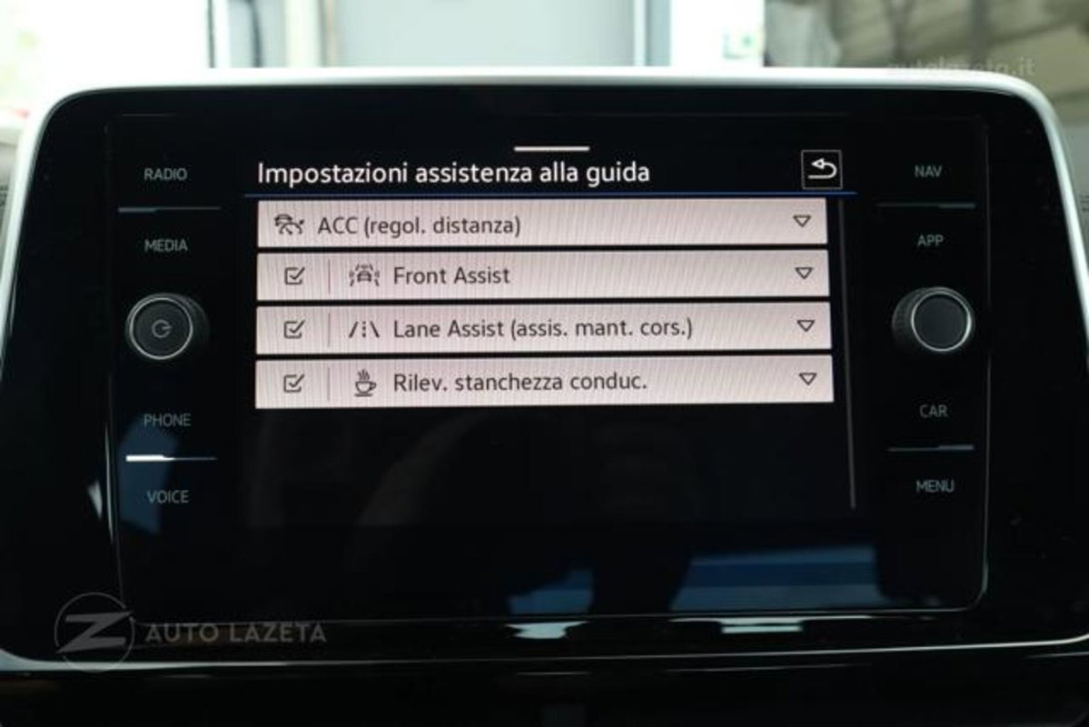 Volkswagen T-Roc 1.0 TSI R-Line (16)