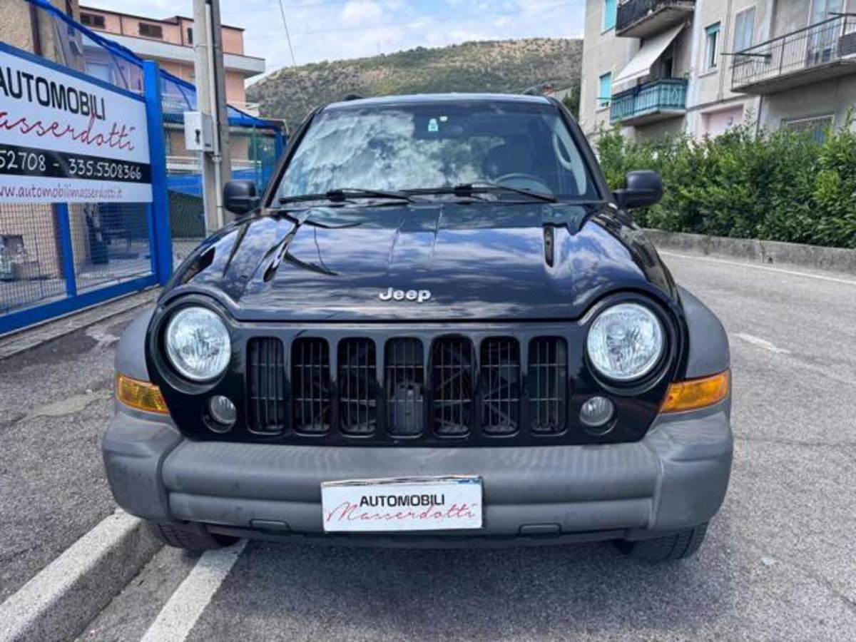Jeep Cherokee 2.8 CRD Sport (2)