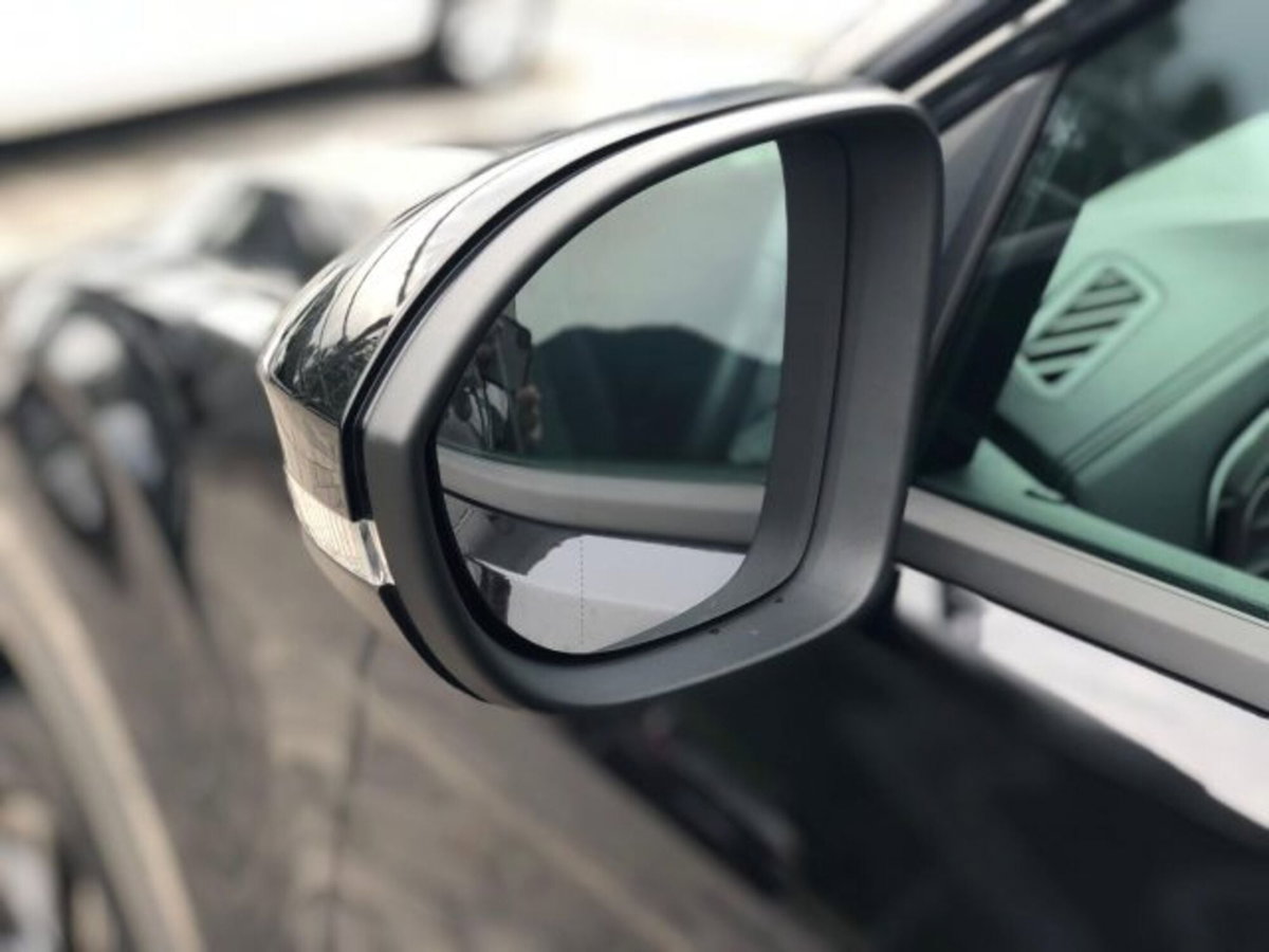 Volkswagen T-Roc 2.0 tdi Style 115cv (13)