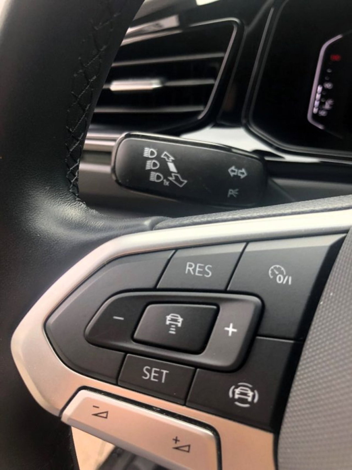 Volkswagen T-Roc 2.0 tdi Style 115cv (18)
