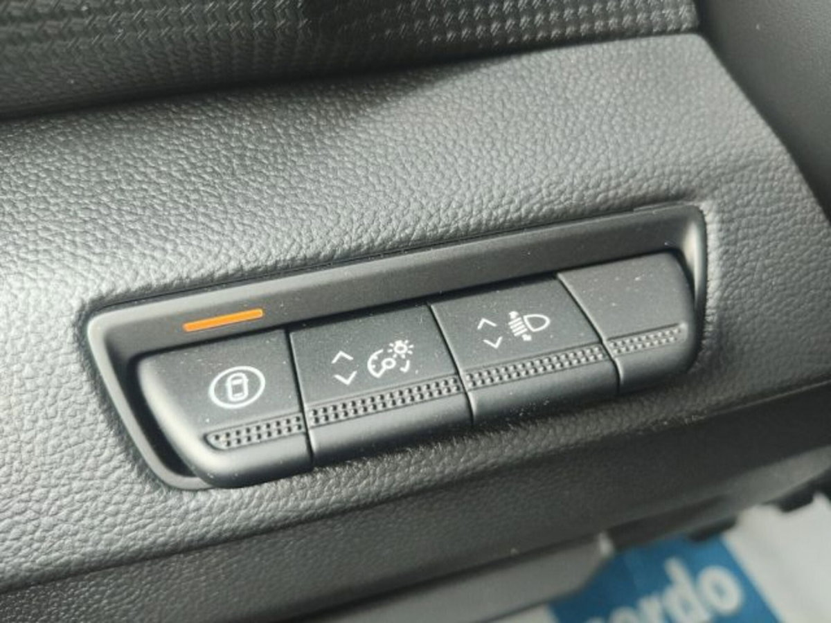 Nissan Primastar 2.0 dCi 150CV Aut PL-TN Bus (18)