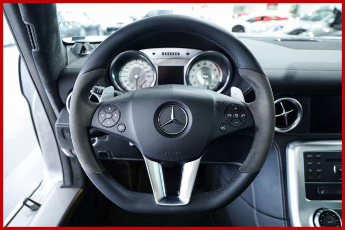 Mercedes-Benz SLS AMG Coupé (13)