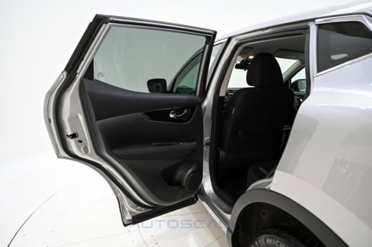 Nissan Qashqai 1.6 dCi 2WD XTronic Tekna+ (12)