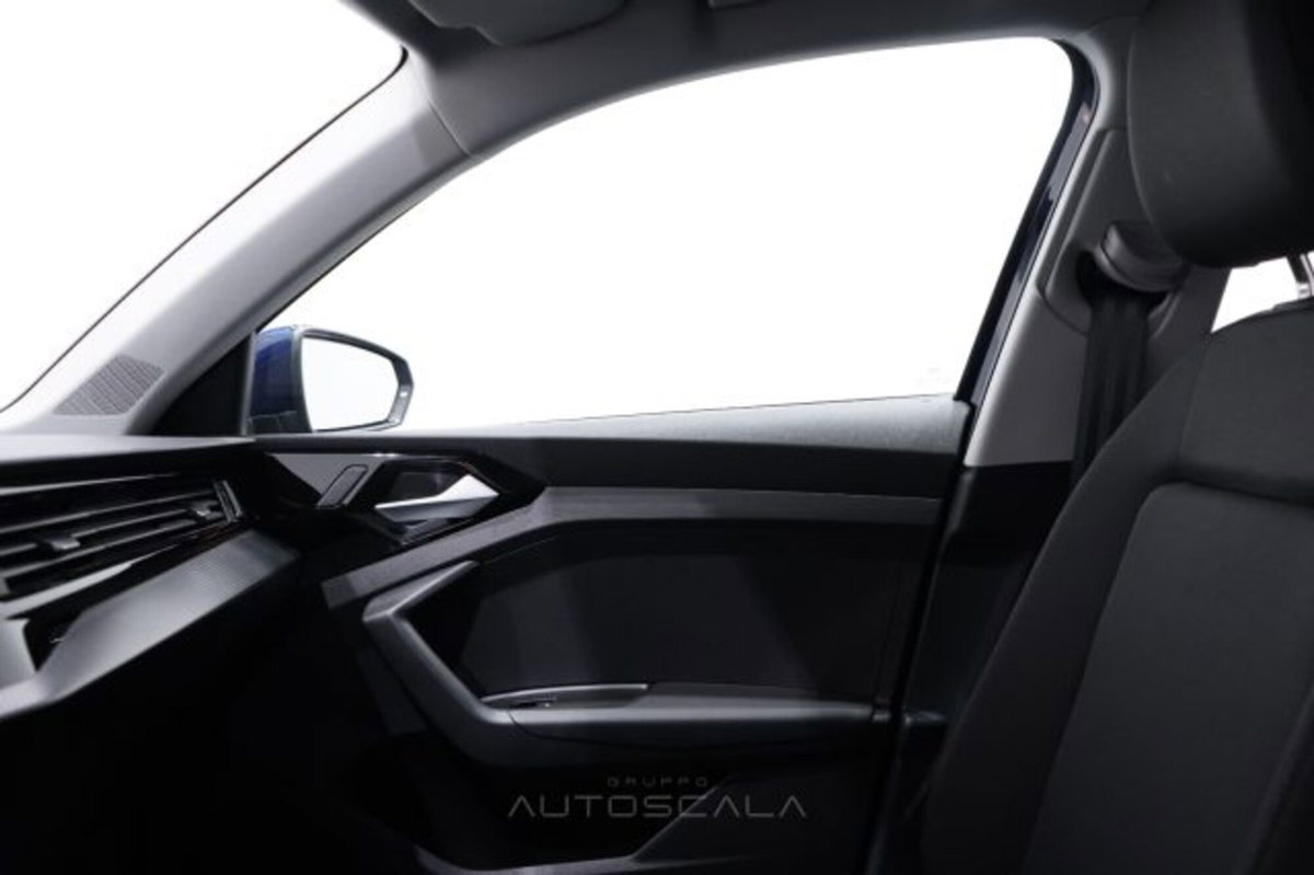 Audi A1 allstreet allstreet 30 TFSI S tronic Identity Contrast (19)