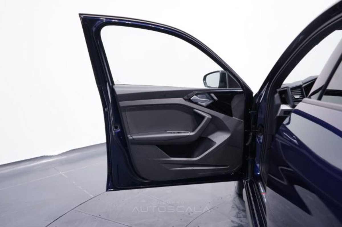 Audi A1 allstreet allstreet 30 TFSI S tronic Identity Contrast (9)