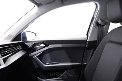 Audi A1 allstreet 30 1.0 tfsi Identity Contrast 116cv (19)