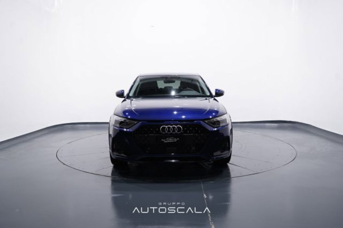 Audi A1 allstreet 30 1.0 tfsi Identity Contrast 116cv (2)