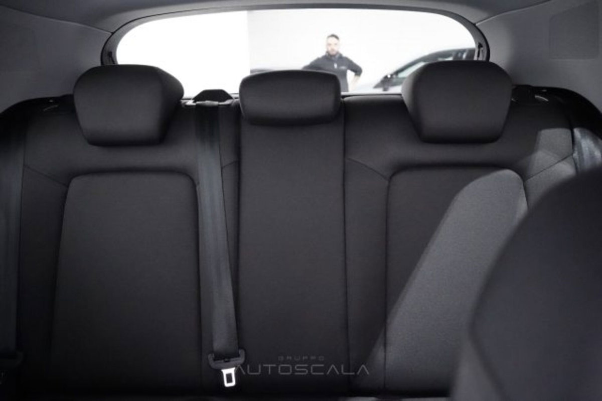 Audi A1 allstreet 30 1.0 tfsi Identity Contrast 116cv (20)