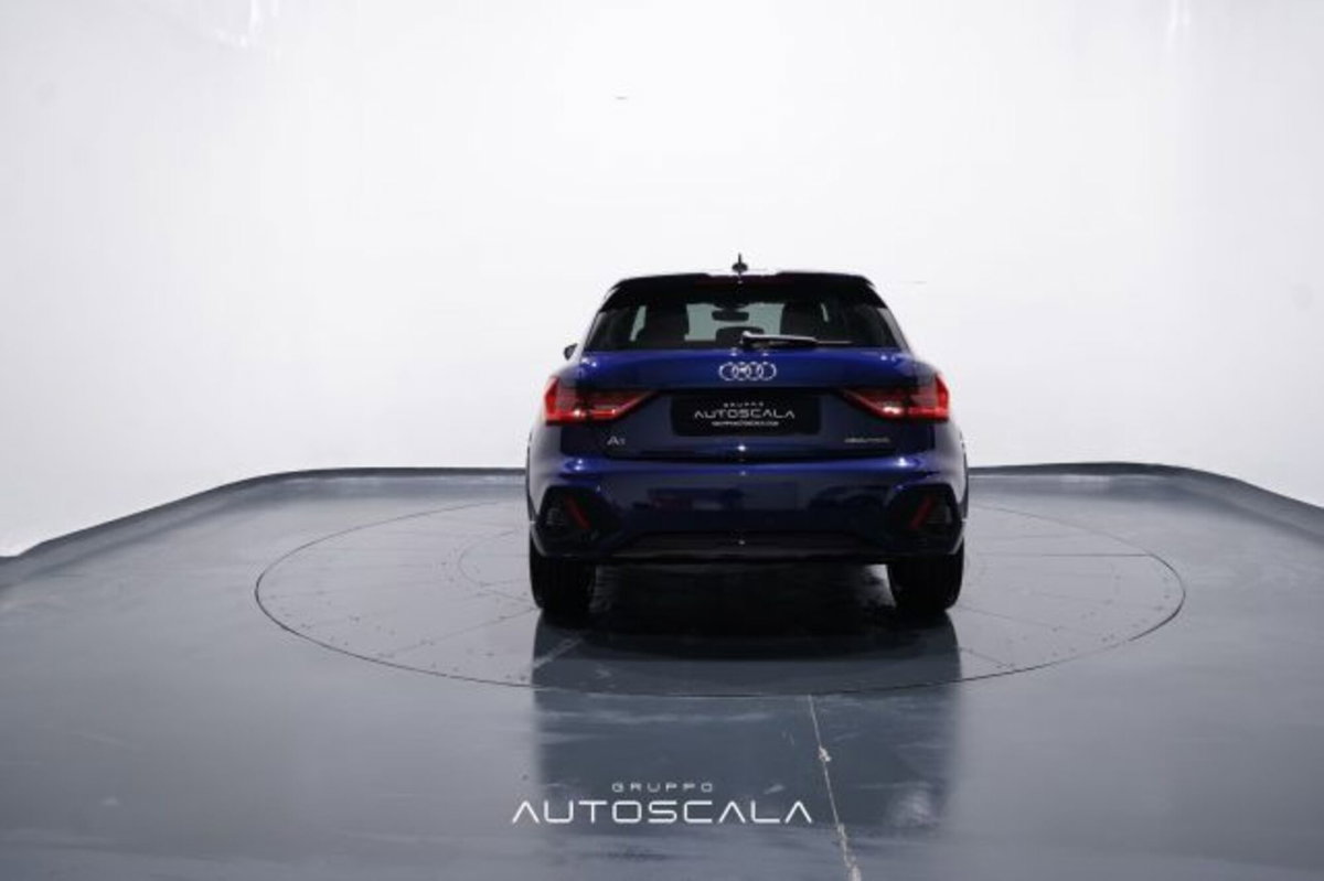 Audi A1 allstreet 30 1.0 tfsi Identity Contrast 116cv (5)