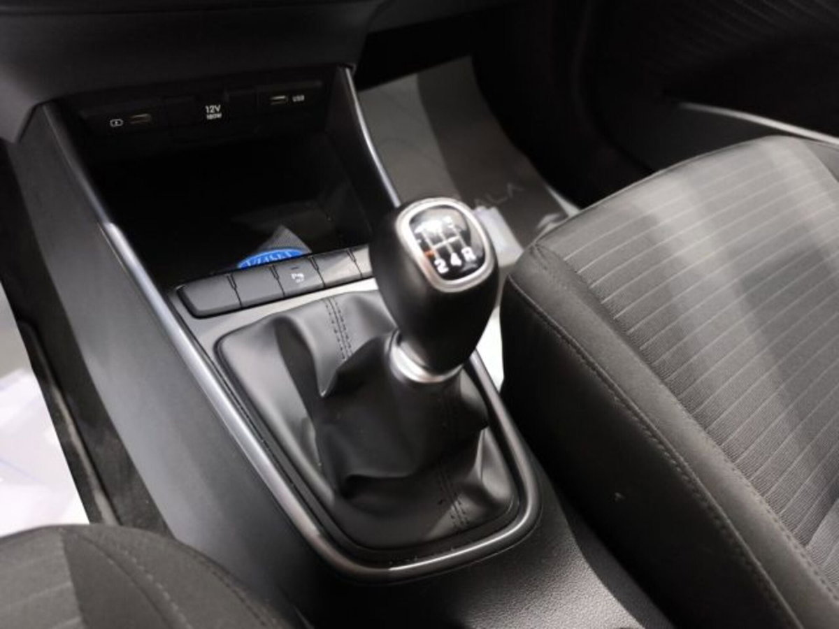 Hyundai i20 1.2 MPI MT GPL ConnectLine (13)