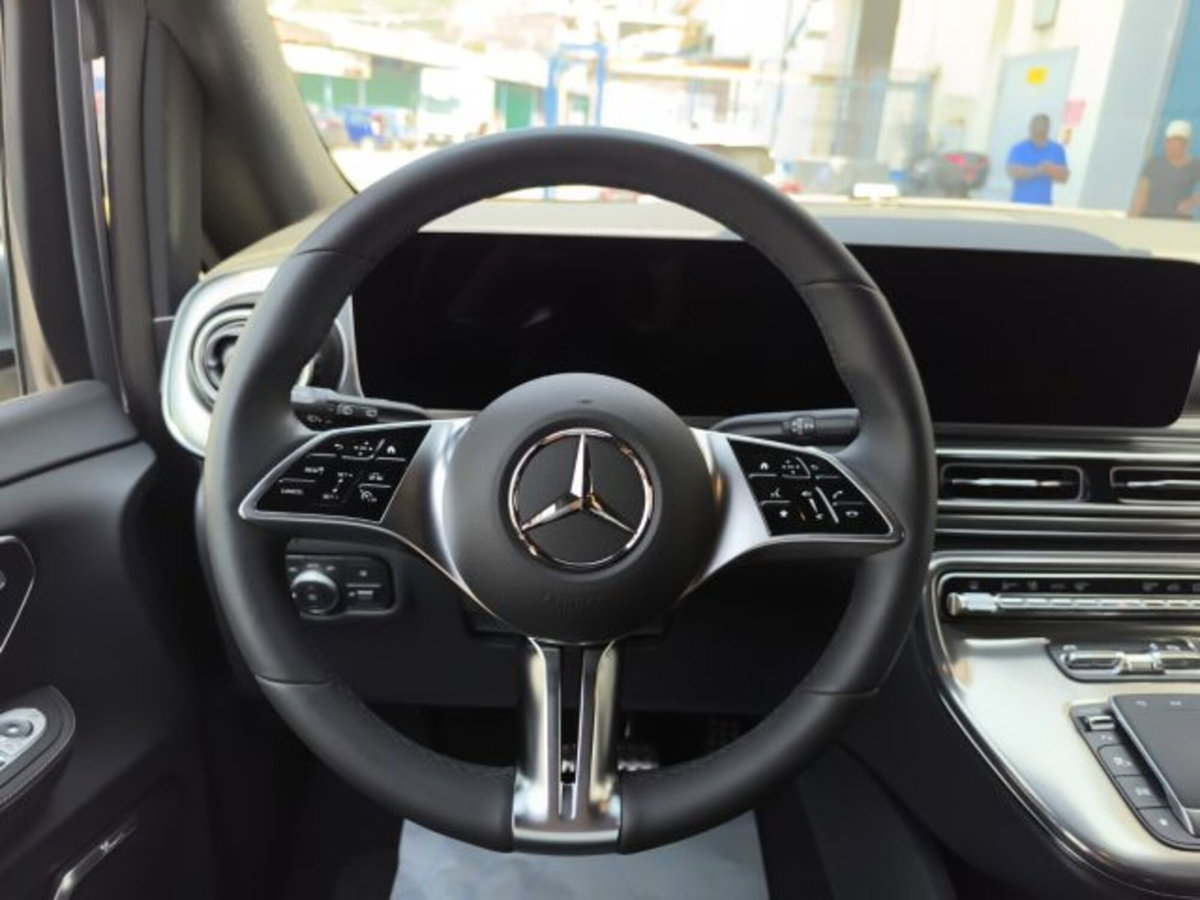 Mercedes-Benz Classe V Extralong 300 d Exclusive auto (10)
