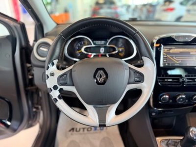 Renault Clio 1.5 dCi 8V 75CV 5 porte Costume National (15)