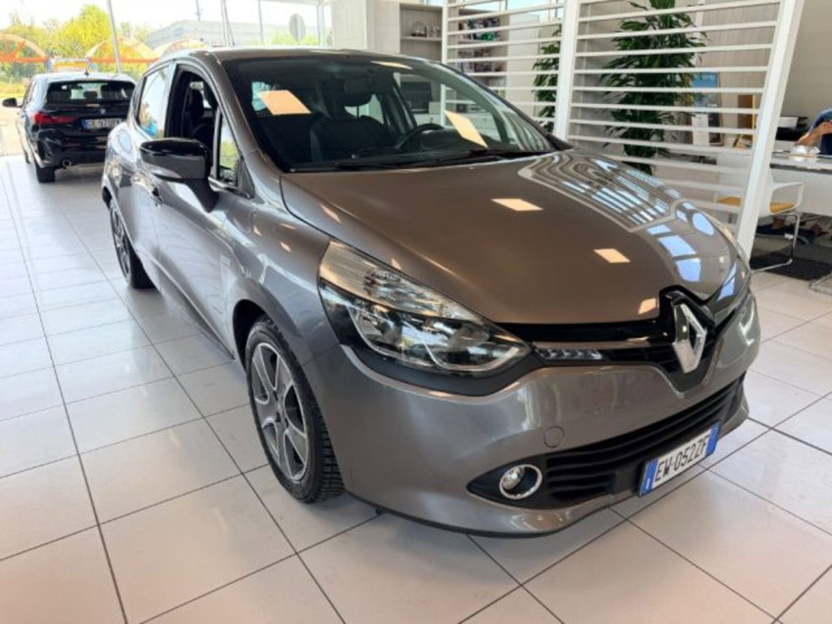 Renault Clio 1.5 dCi 8V 75CV 5 porte Costume National (5)