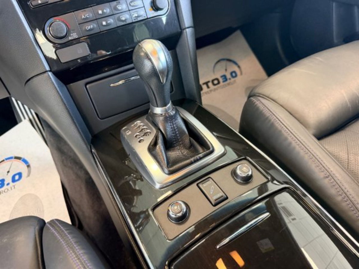 Infiniti QX70 3.0 diesel V6 AT S Premium (15)