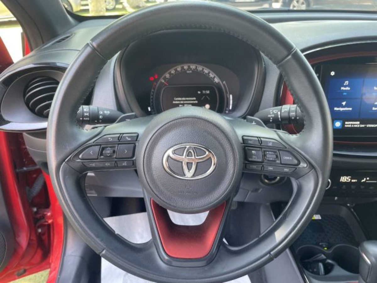 Toyota Aygo X 1.0 VVT-i 72 CV 5p. Undercover S-CVT (12)