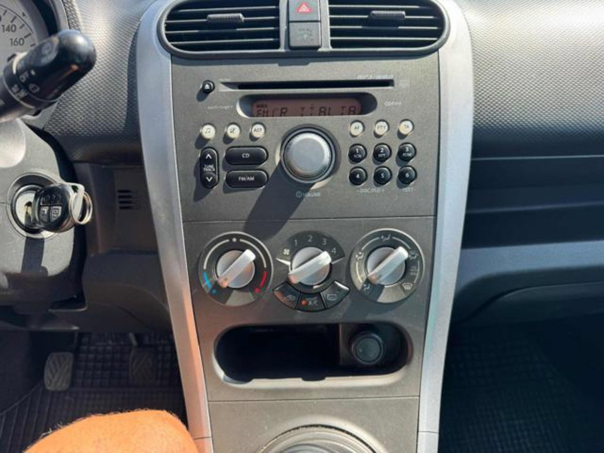 Suzuki Splash 1.0 GPL GLS (11)