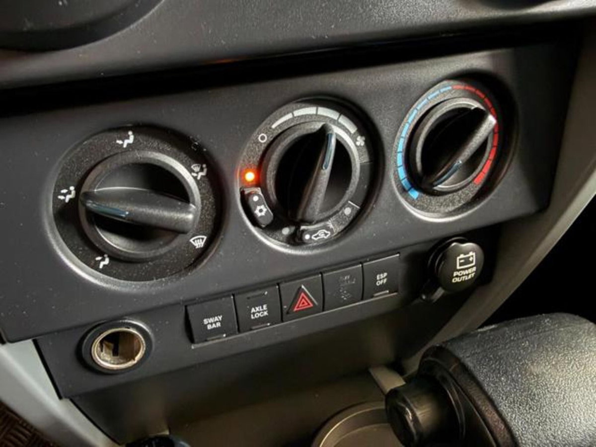 Jeep Wrangler 3.8 Rubicon Auto (10)