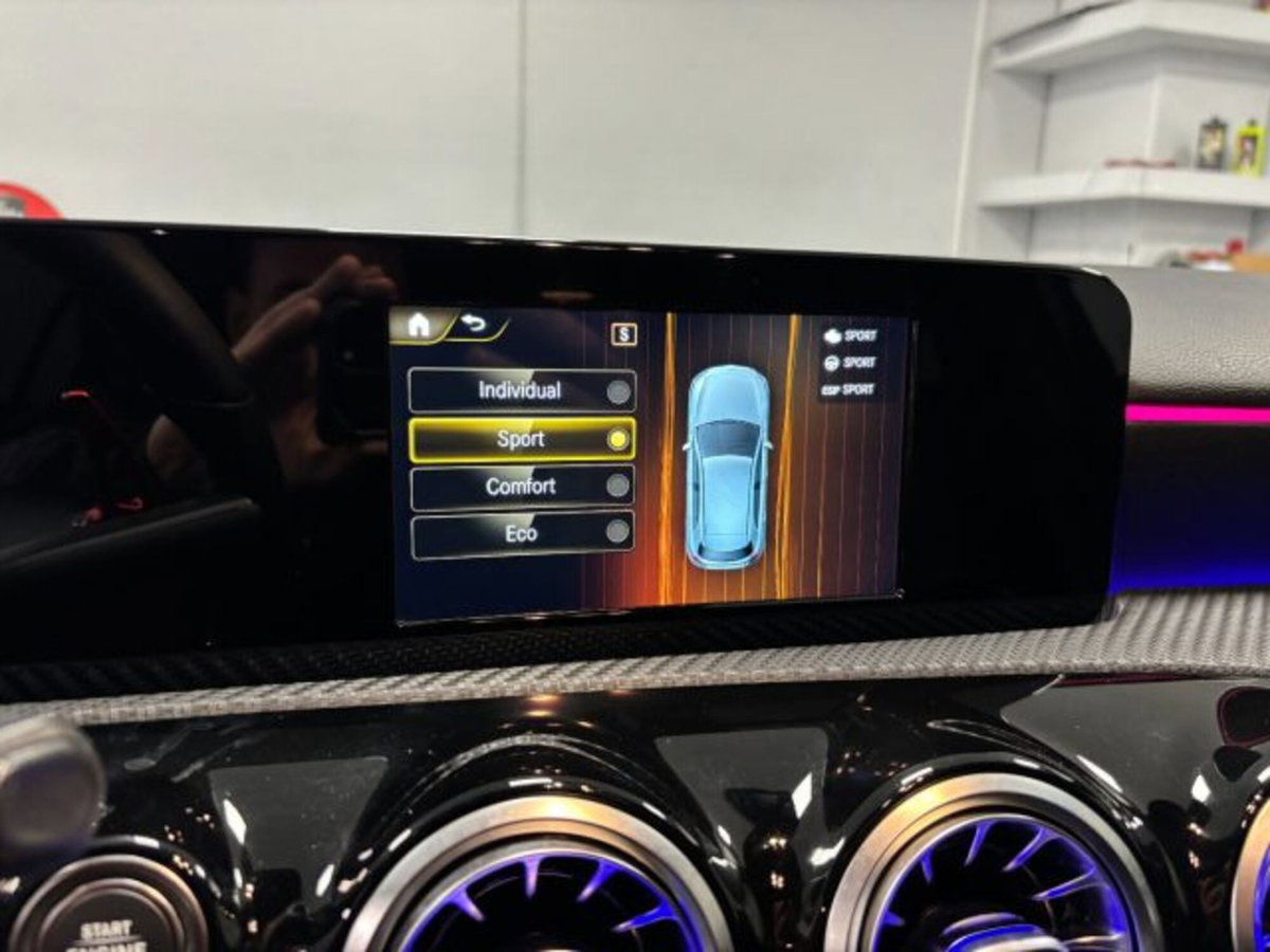 Mercedes-Benz Classe A Sedan 180 d 4p. Premium (10)
