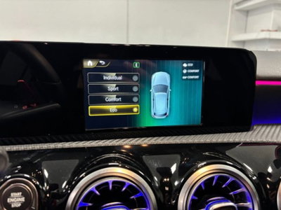 Mercedes-Benz Classe A Sedan 180 d 4p. Premium (12)