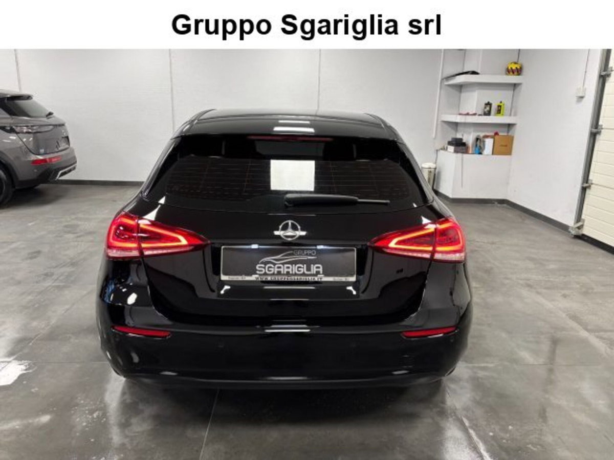 Mercedes-Benz Classe A Sedan 180 d 4p. Premium (5)
