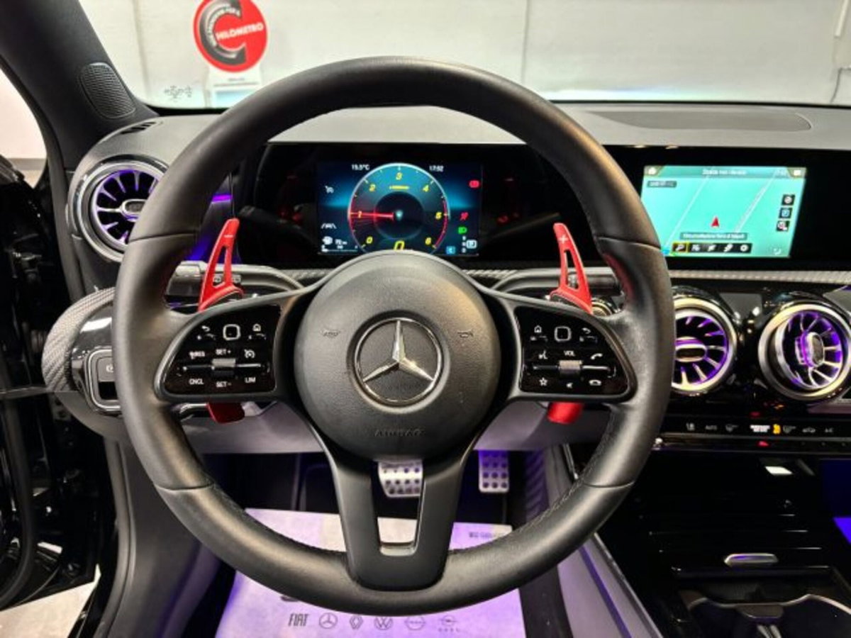 Mercedes-Benz Classe A Sedan 180 d 4p. Premium (8)