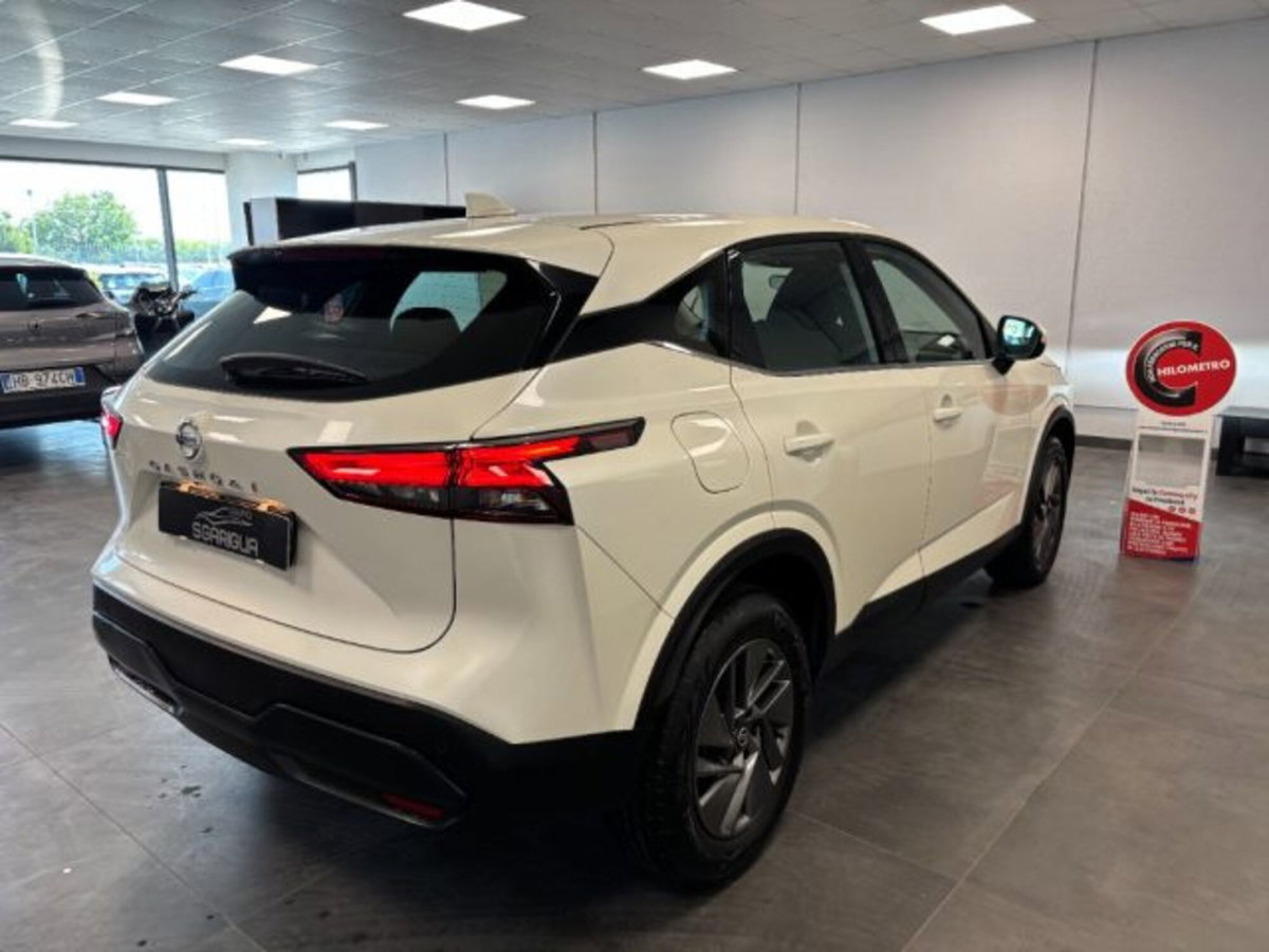 Nissan Qashqai 1.3 mhev Acenta 2wd 140cv (4)