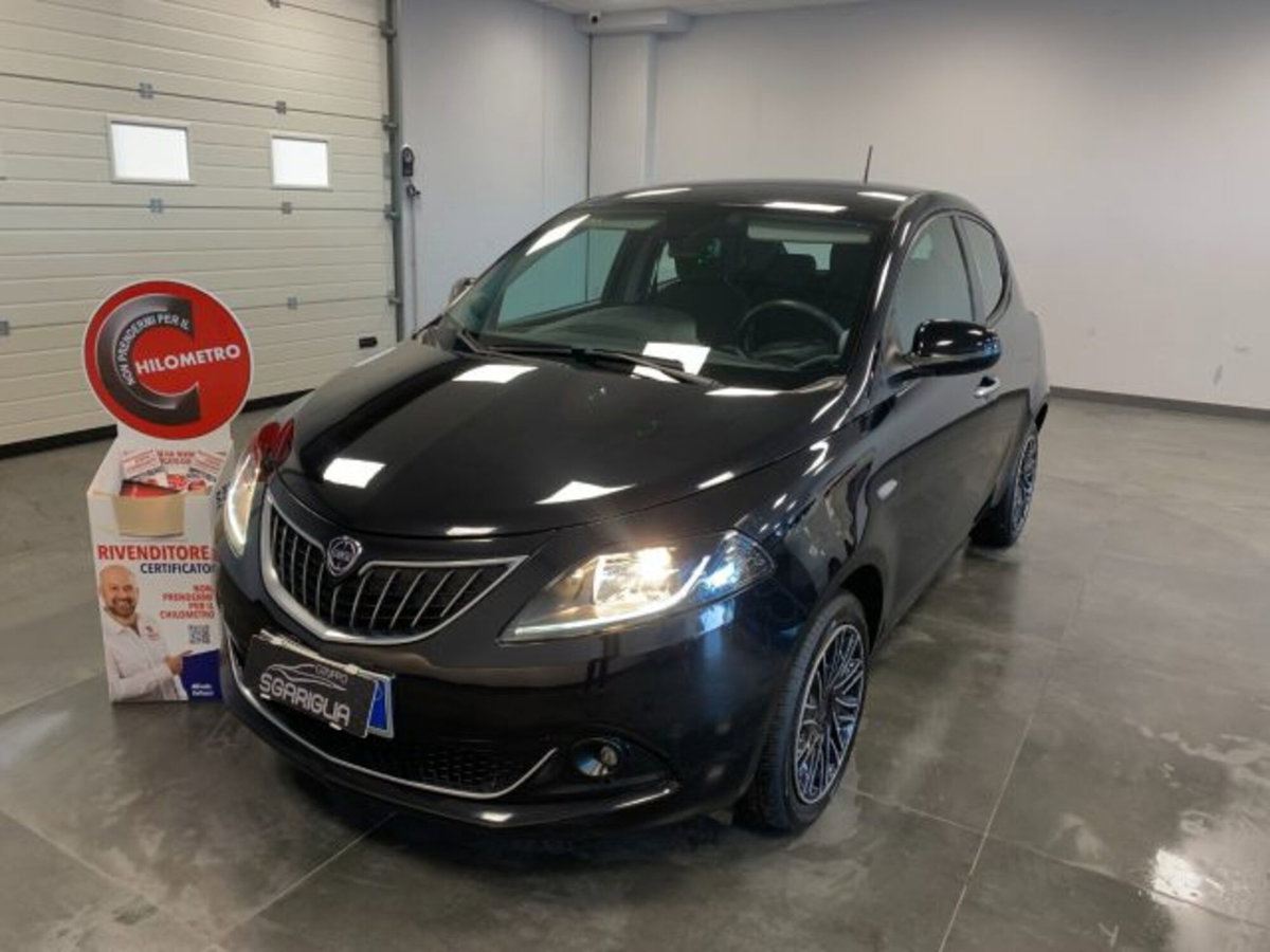 Lancia Ypsilon 1.0 FireFly 5 porte S&S Hybrid Ecochic Gold (14)