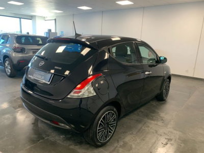 Lancia Ypsilon 1.0 FireFly 5 porte S&S Hybrid Ecochic Gold (4)