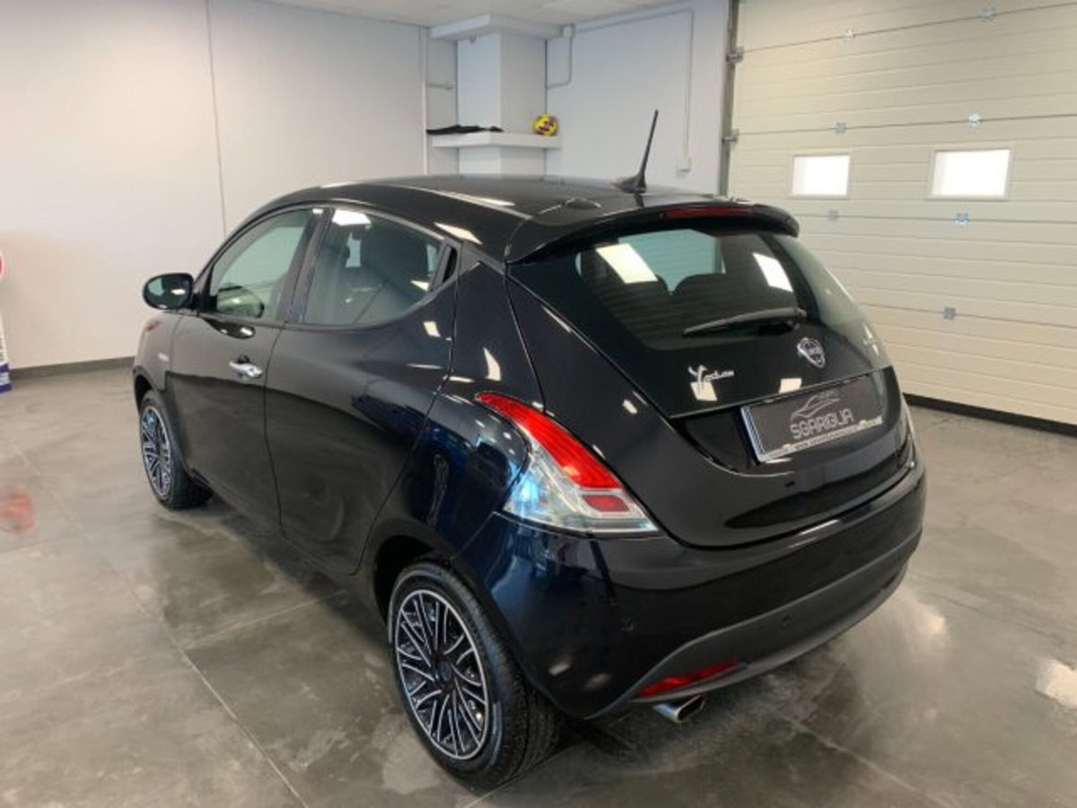 Lancia Ypsilon 1.0 FireFly 5 porte S&S Hybrid Ecochic Gold (6)