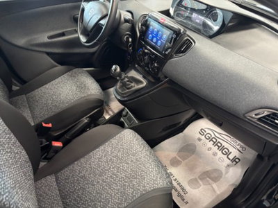 Lancia Ypsilon 1.0 FireFly 5 porte S&S Hybrid Ecochic Gold (11)