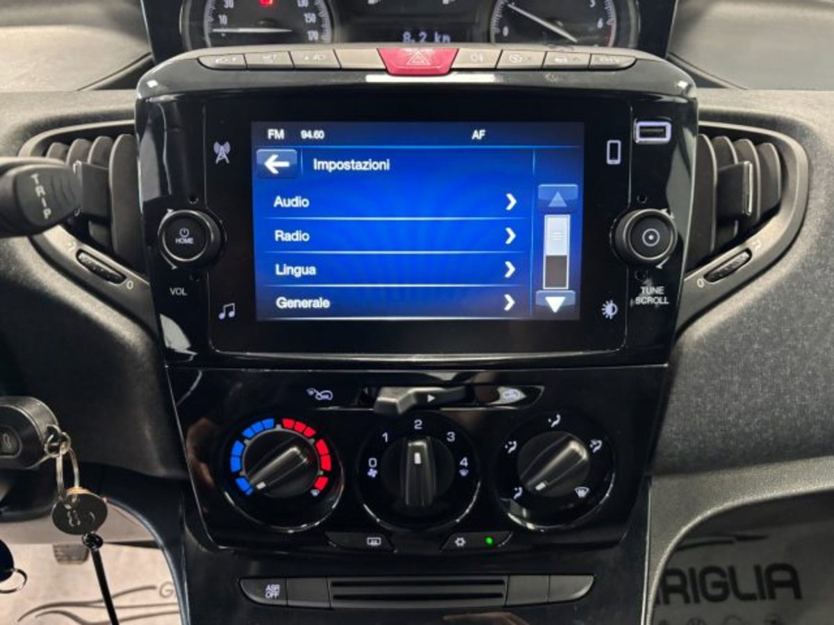 Lancia Ypsilon 1.0 FireFly 5 porte S&S Hybrid Ecochic Gold (18)