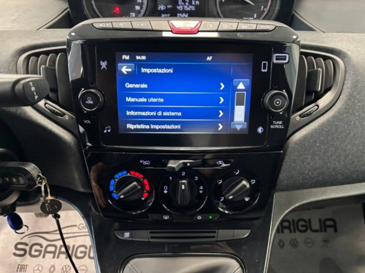 Lancia Ypsilon 1.0 FireFly 5 porte S&S Hybrid Ecochic Gold (19)