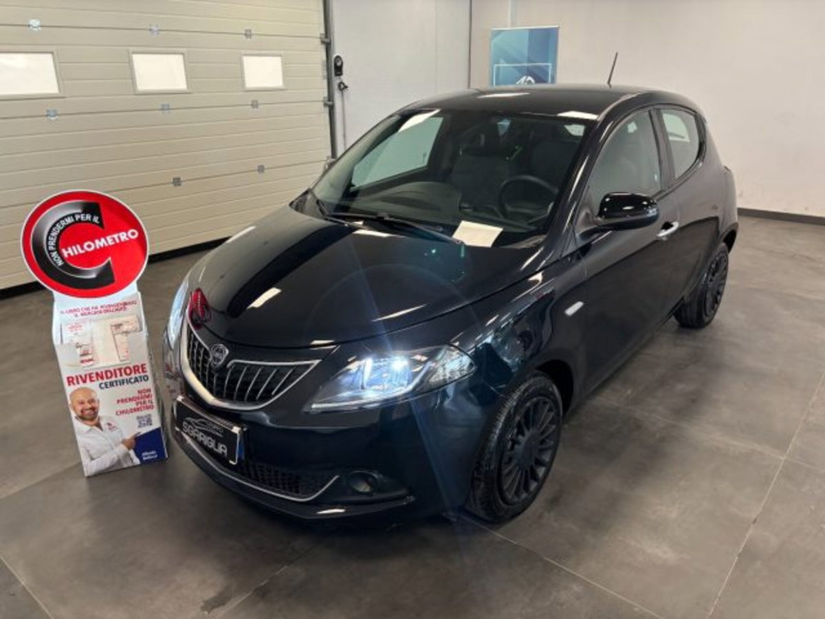 Lancia Ypsilon 1.0 FireFly 5 porte S&S Hybrid Ecochic Gold (3)