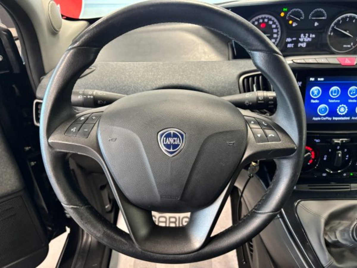 Lancia Ypsilon 1.0 FireFly 5 porte S&S Hybrid Ecochic Gold (8)