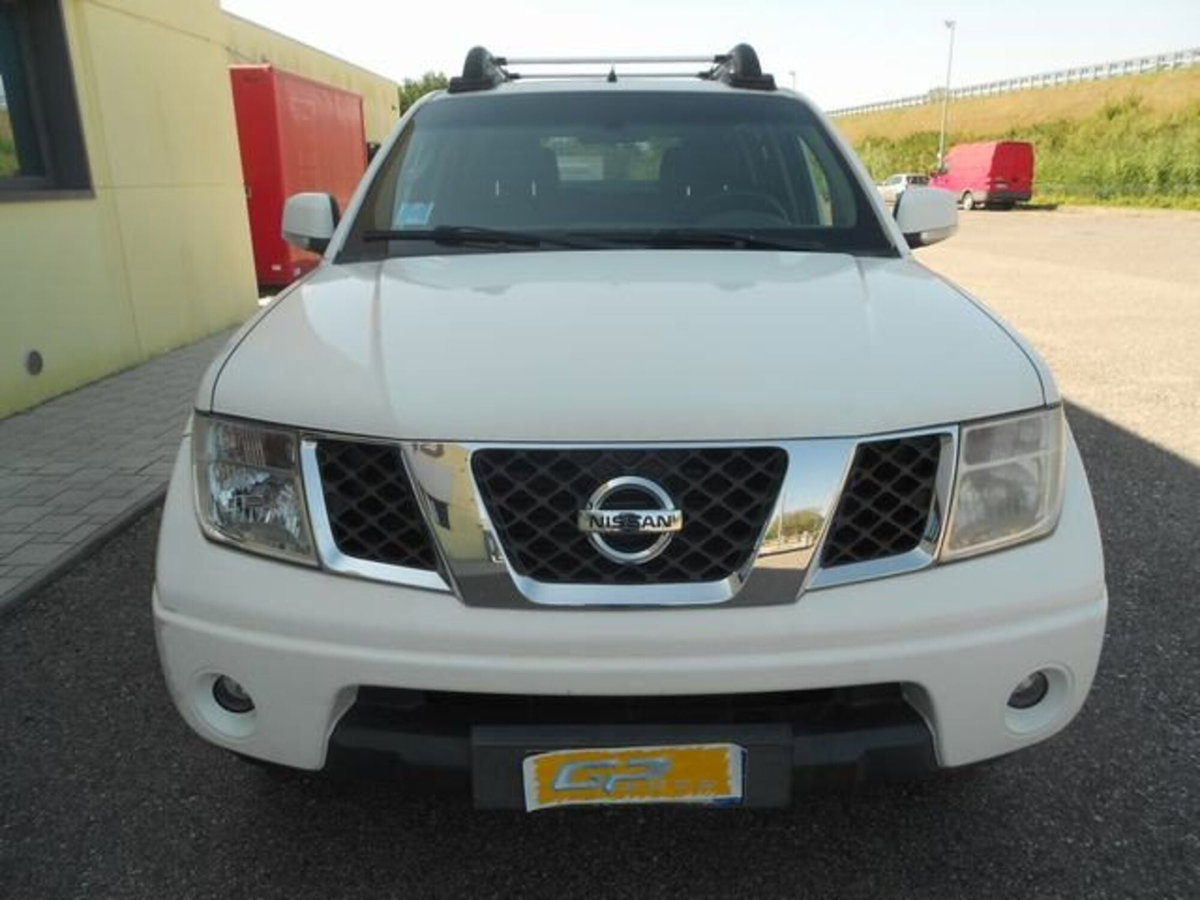 Nissan Navara 2.5 dCi 190CV 4 porte Double Cab Sport (2)