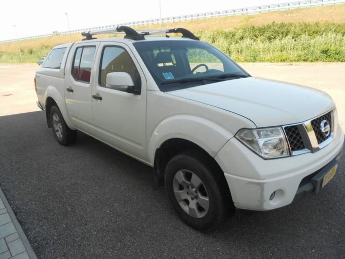 Nissan Navara 2.5 dCi 190CV 4 porte Double Cab Sport (3)