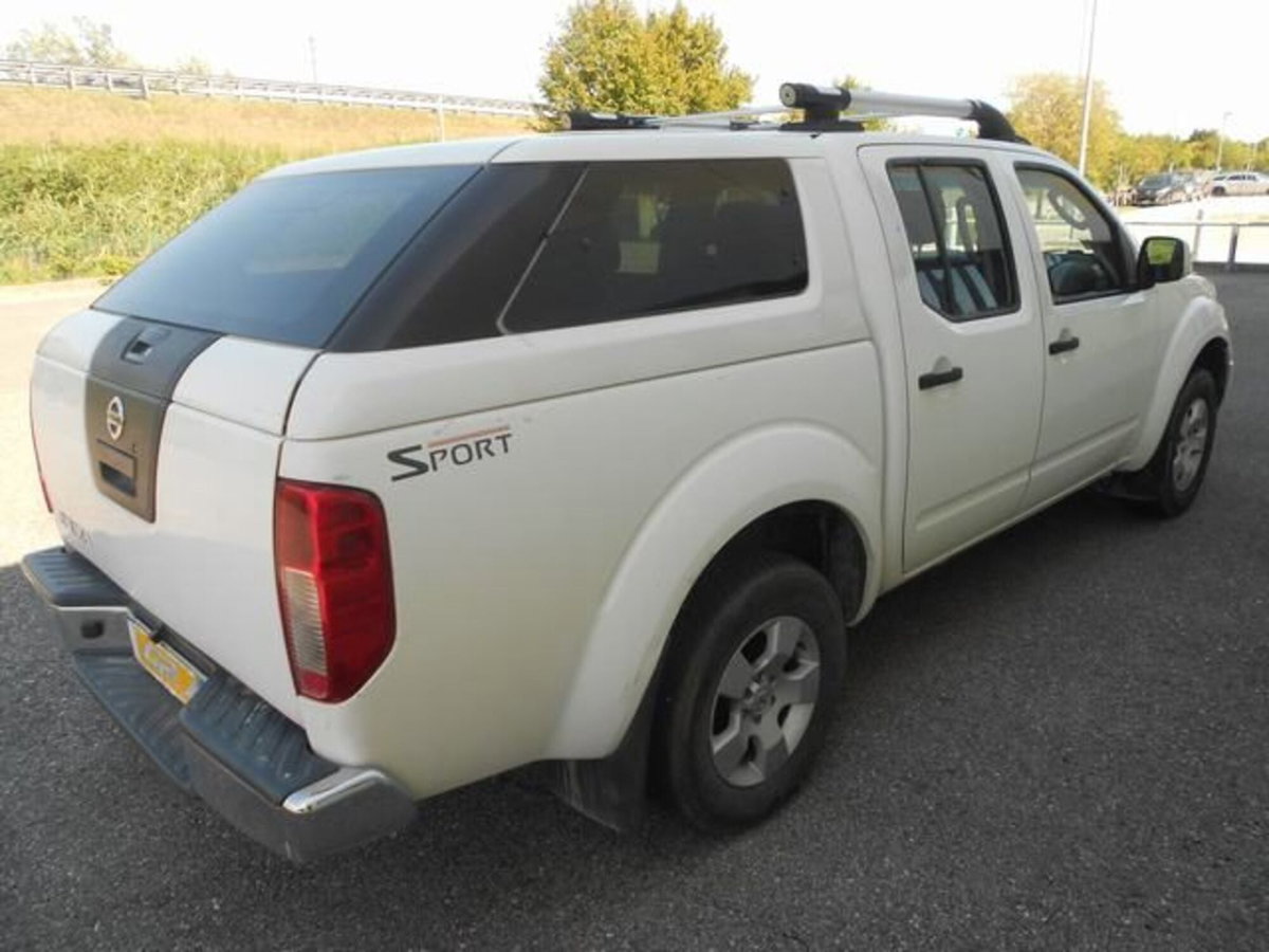 Nissan Navara 2.5 dCi 190CV 4 porte Double Cab Sport (4)