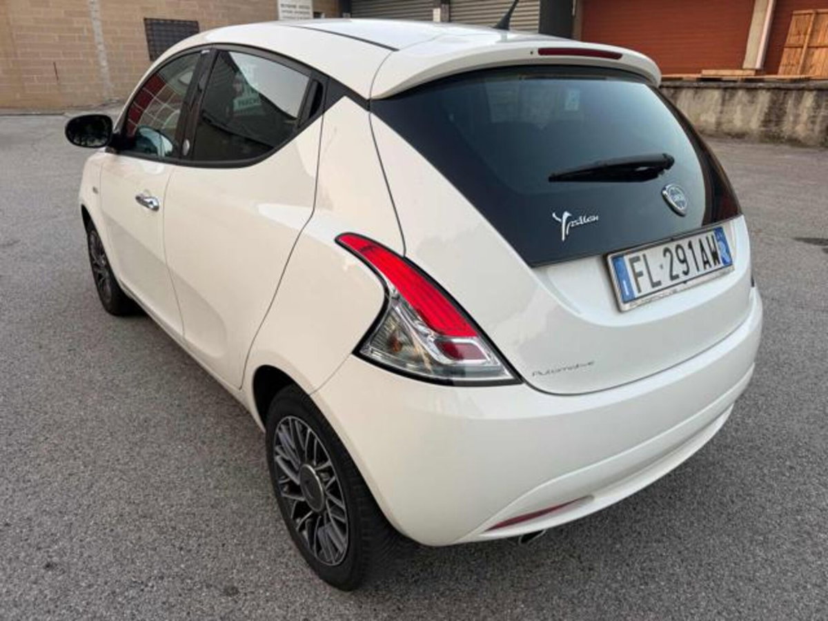 Lancia Ypsilon 1.2 69 CV 5 porte GPL Ecochic Gold (13)