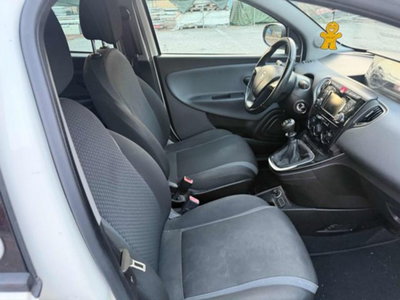 Lancia Ypsilon 1.2 69 CV 5 porte GPL Ecochic Gold (5)