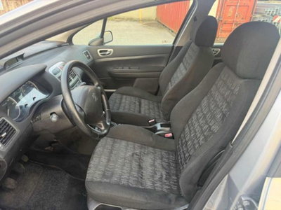 Peugeot 307 16V 5p. XSI (17)