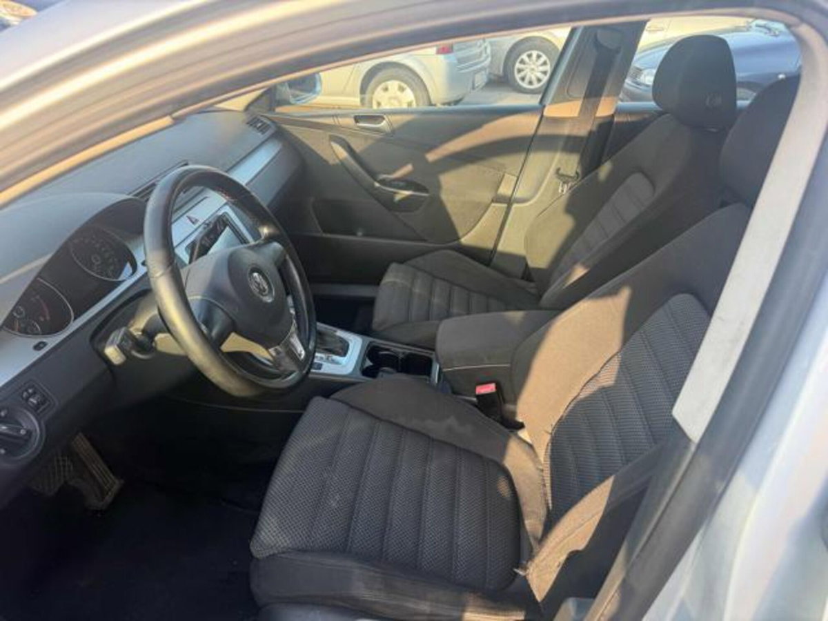 Volkswagen Passat Variant 2.0 TDI DPF DSG Highline (7)