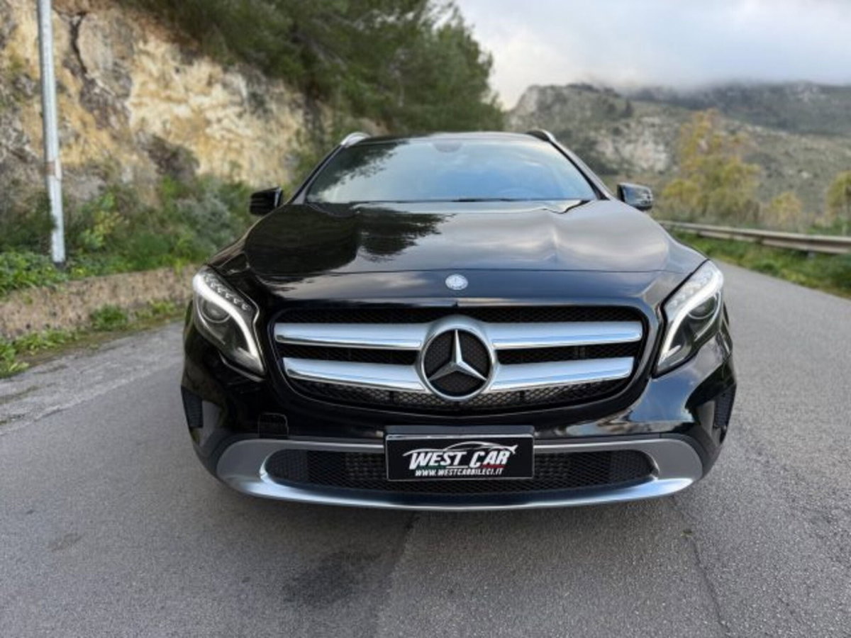 Mercedes-Benz GLA SUV 200 d Automatic Premium (10)