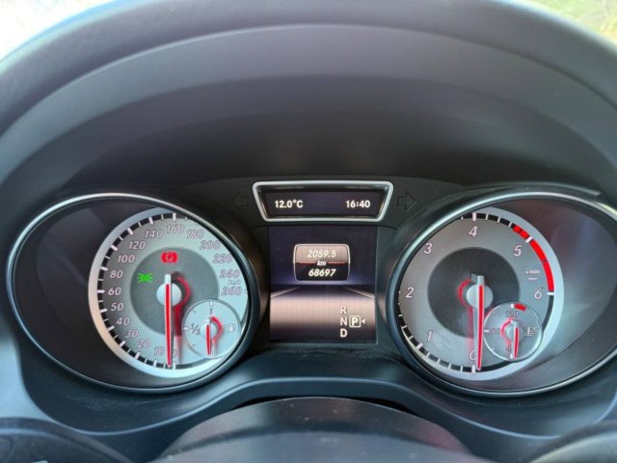 Mercedes-Benz GLA SUV 200 d Automatic Premium (16)