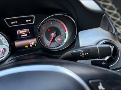 Mercedes-Benz GLA SUV 200 d Automatic Premium (17)
