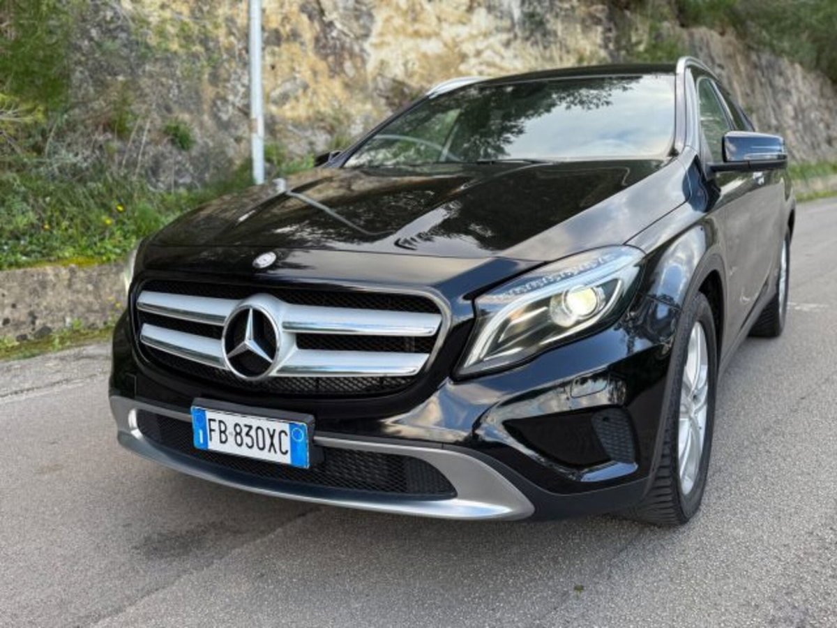 Mercedes-Benz GLA SUV 200 d Automatic Premium (2)