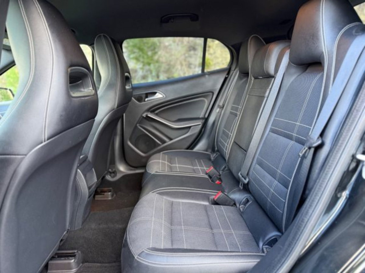 Mercedes-Benz GLA SUV 200 d Automatic Premium (20)