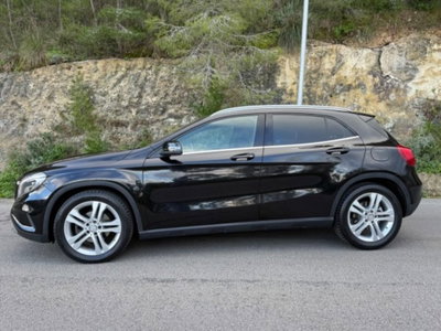 Mercedes-Benz GLA SUV 200 d Automatic Premium (4)
