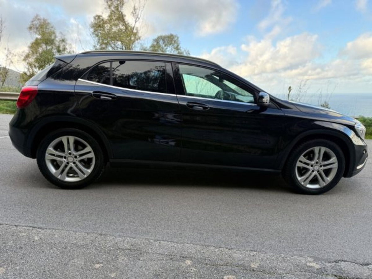 Mercedes-Benz GLA SUV 200 d Automatic Premium (8)