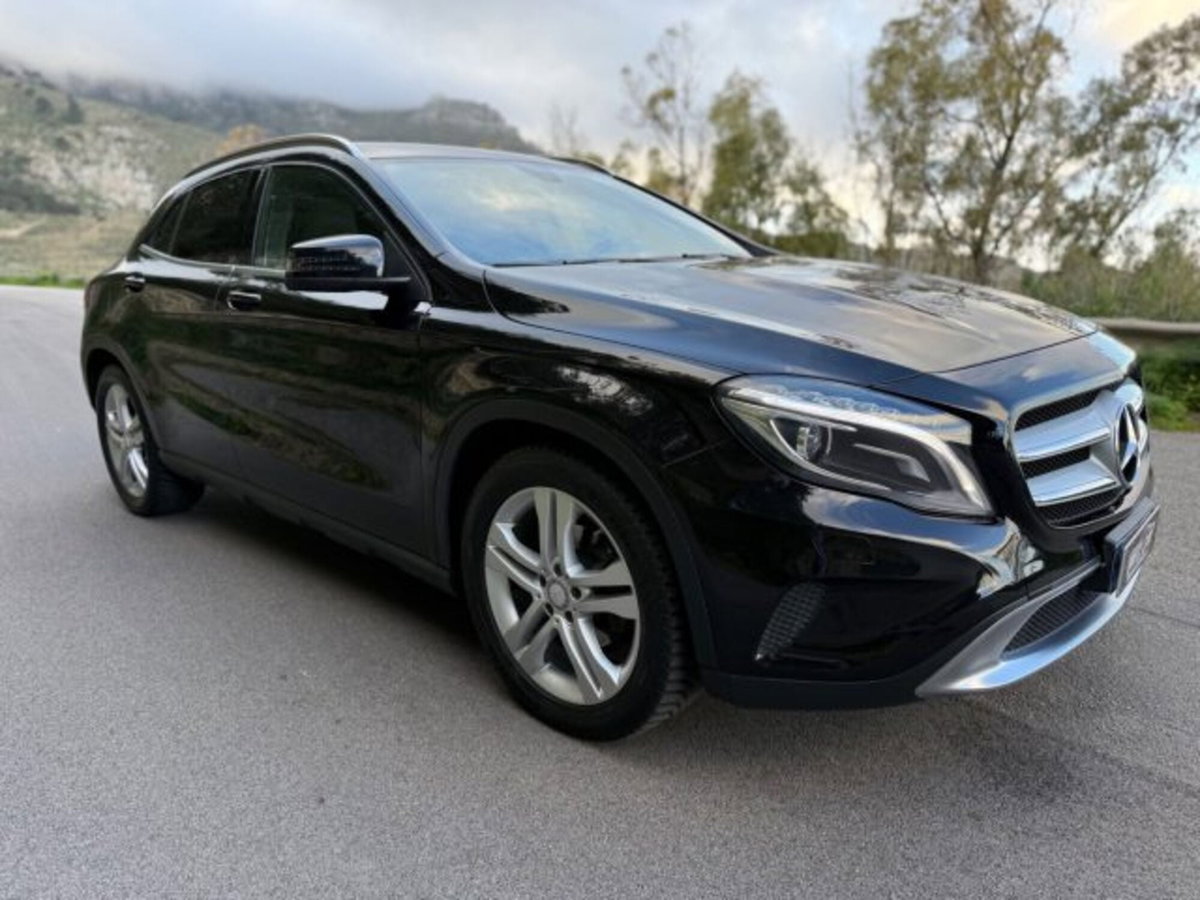 Mercedes-Benz GLA SUV 200 d Automatic Premium (9)